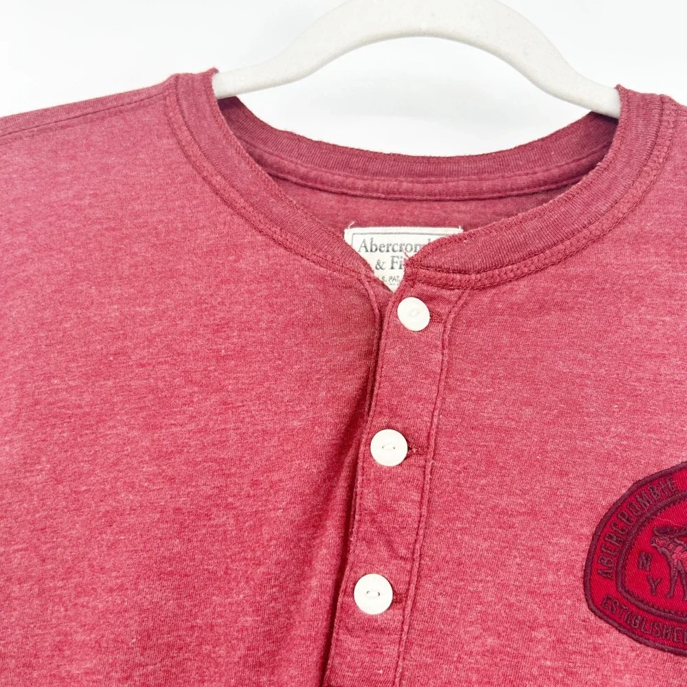 Abercrombie & Fitch Mens‎ Vintage Y2K Moose Logo Patch Long Sleeve Henley Shirt